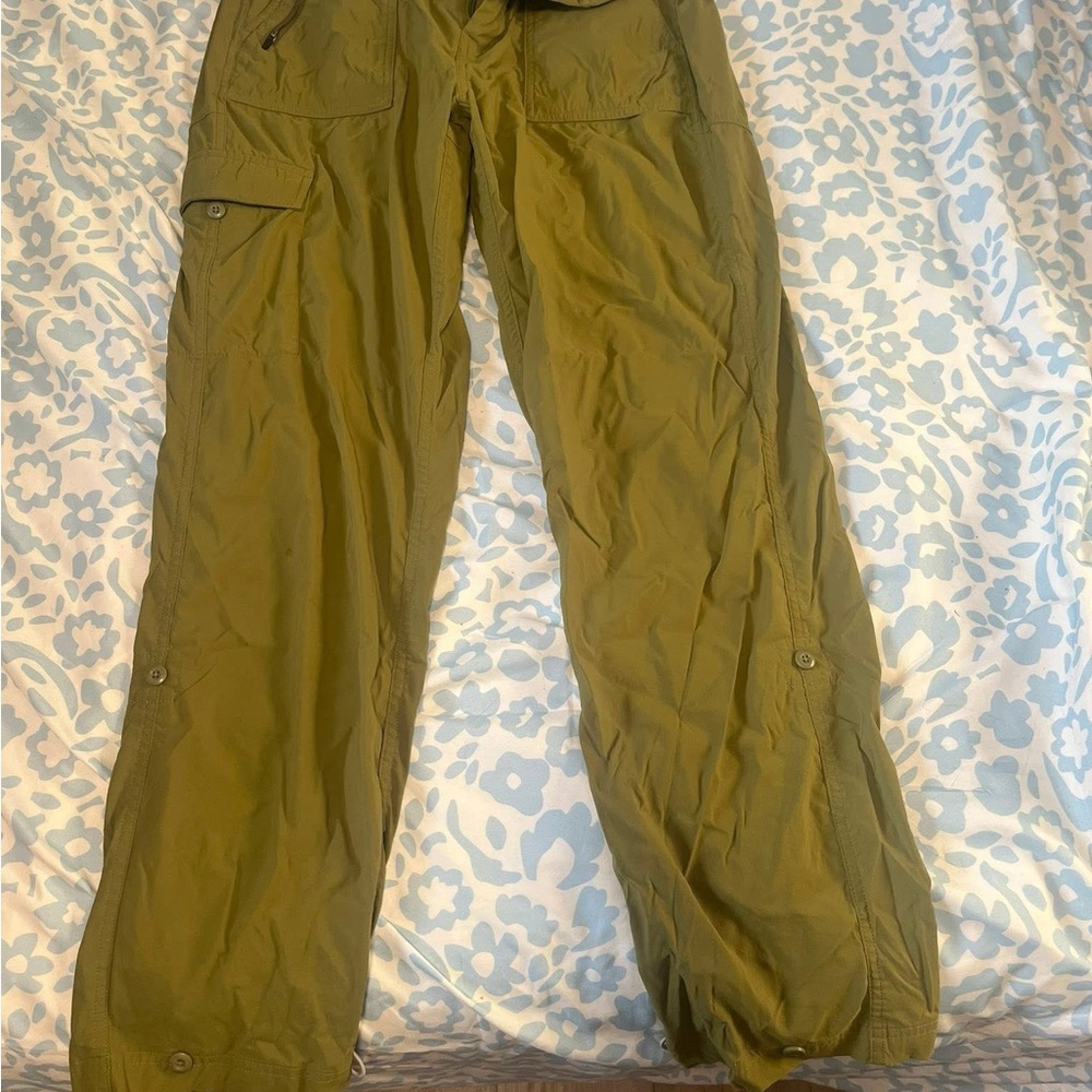 Women’s Olive Cargo pants